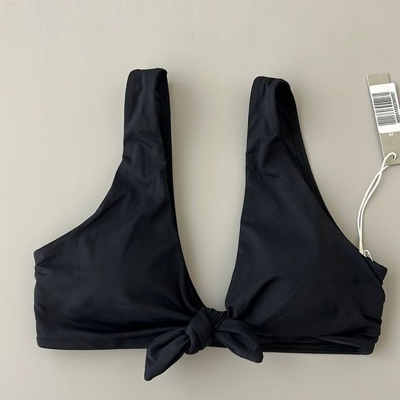 NWT Everlane The Tie-Front Bikini Top in Black
Size S - Picture 3 of 7